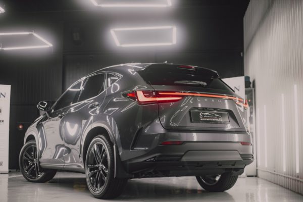 Lexus NX350H nakładanie powłoki elastomerowej