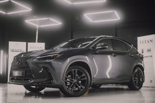 Lexus NX350H nakładanie powłoki elastomerowej